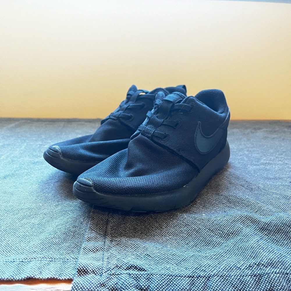Nike Roche Runs | 2y | black